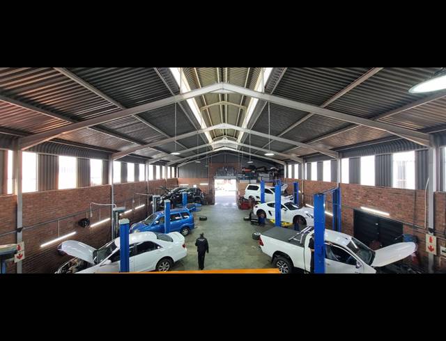 600M² WAREHOUSE FOR SALE IN KRUGERSDORP CENTRAL